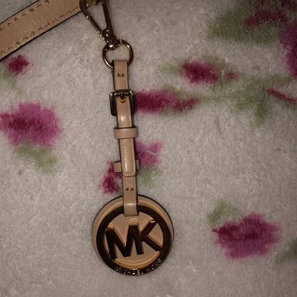 Michael Kors MK Signature Logo Beige/Tan Crossbody - Picture 4 of 8